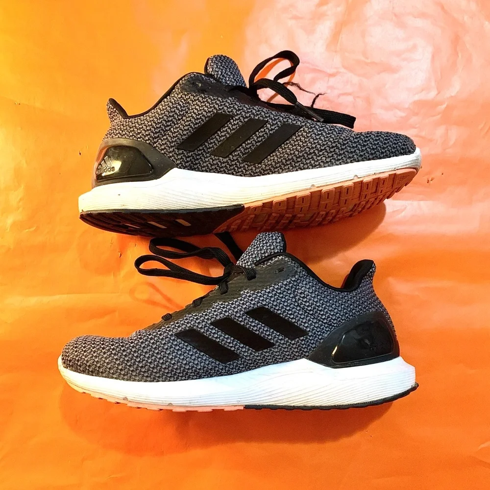 Women's Black and Gray Adidas Cosmic 2.0 SL Cloudfoam Running Shoes Size 7.5 - Picture 2 of 8